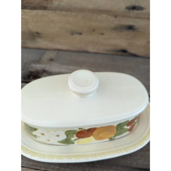 Vtg 1965 Della Robbia Covered Butter Dish by Metlox Poppytrail Vernonware - Picture 3 of 9
